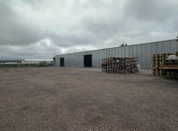 Bodega-Galpón · 3200m² · 6 Ambientes · Galpón de 3.000 m² Frente a Bodega Norton