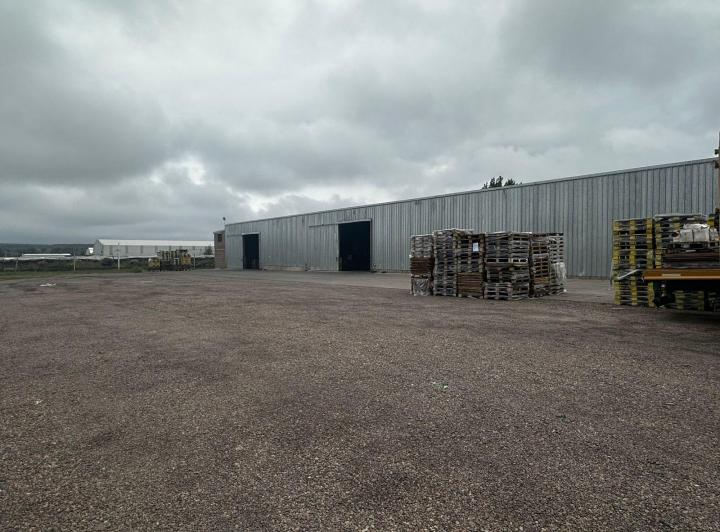 Bodega-Galpón · 3200m² · 6 Ambientes