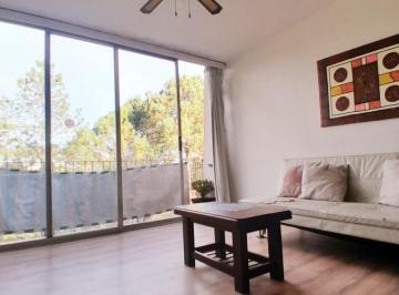 Departamento · 40m² · 2 Ambientes · 1 Cochera · Apartamento - Punta del Este. Arcobaleno. 1 Dormitorio y Medio