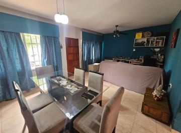 Casa · 240m² · 5 Ambientes · Casa 2 Dorm. en San Fernando