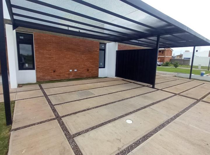 Casa · 180m² · 5 Ambientes · 2 Cocheras