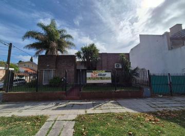 Casa · 180m² · 4 Ambientes · 2 Cocheras · Casa 4 Ambientes con Cochera Cubierta en Banfield Oeste