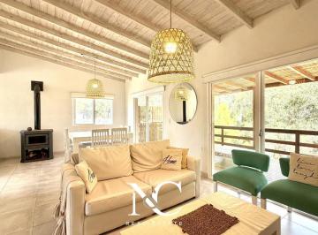 Casa · 144m² · 5 Ambientes · 1 Cochera · Casa en Venta en Costa Esmeralda