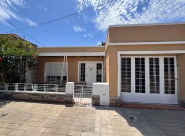 Casa · 150m² · 3 Ambientes · 1 Cochera · Casa en Temperley