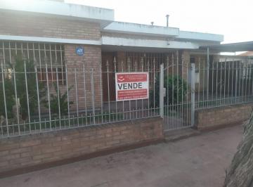 Casa · 253m² · 5 Ambientes · 1 Cochera · Casa en Venta Barrio San Lorenzo Apta Credito