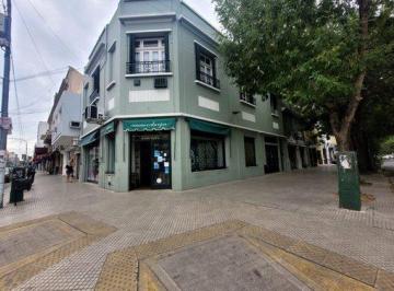 Local comercial · 215m² · 5 Ambientes · 1 Cochera · Local Fondo de Comercio y Departameto en Block