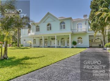 Casa · 700m² · 5 Ambientes · 6 Cocheras · Mansion en Venta en Parque Leloir con 4 Dorm. en Suite y 7000 m²