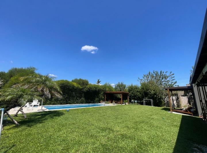 Casa · 165m² · 5 Ambientes · 3 Cocheras