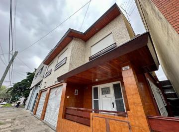 Casa · 200m² · 6 Ambientes · 2 Cocheras · Venta Block 2 Casas en PH Garage y Local - Jardin - 4 Dorm. - Lote 11x19