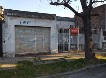 Casa de 3 ambientes, Lomas de Zamora · Casa 3 Ambientes con Local en Excelente Zona