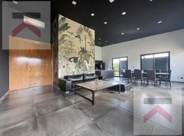 Casa · 236m² · 4 Ambientes · 2 Cocheras · Casa 3 Dorm Piscina Lote 1600 m² Apto Credito Barrio Cerrado Chacras de La Reserva Cardales