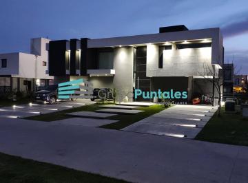 Casa · 345m² · 6 Ambientes · 2 Cocheras · Hermosa Casa en Venta en El Principado con 4 Dorm. y Piscina Nuevo Valor! Amoblada!