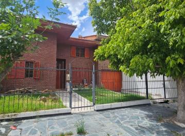 Casa · 255m² · 5 Dormitorios · Casa en Provincias Unidas