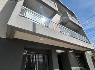 Departamento · 43m² · 2 Ambientes · 1 Cochera · Venta - Departamento - Banfield - 2 Ambientes - Cochera