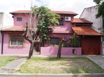 Casa de 7 ambientes, Lomas de Zamora · Casa en Venta 7 Ambientes Apta Crerdito en Lomas de Zamora