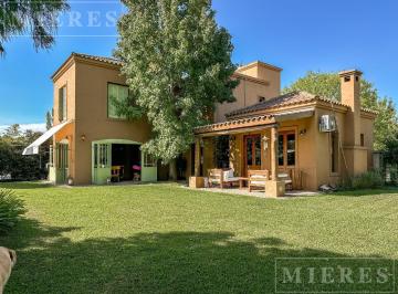 Casa · 200m² · 6 Ambientes · Casa en Venta, San Isidro Labrador