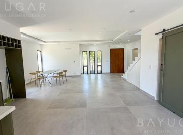 Casa · 168m² · 4 Ambientes · 3 Cocheras · Venta Casa - Barrio Santa Elisa Pilar del Este - 5 Ambientes