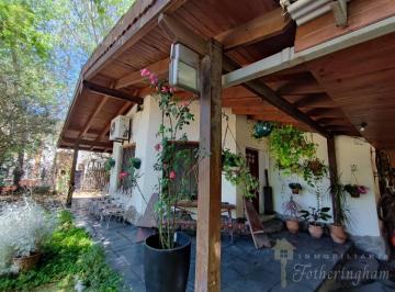 Casa · 180m² · 5 Ambientes · 2 Cocheras · Hermosa Casa con Excelente Ubicaion en Vgb
