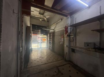 Local comercial · 17m² · Local Comercial - No Paga Expensas - Frente a Parada de Cole
