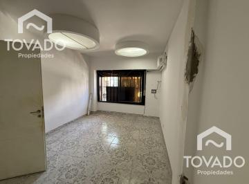 PH · 240m² · 6 Ambientes · PH Ideal Para Refaccionar de 5 Ambientes con Terraza y Parrilla en Flores