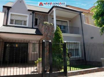 Casa · 250m² · 5 Ambientes · 3 Cocheras · Chalet 5 Ambientes Venta Ramos Mejia