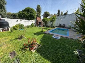 Casa · 150m² · 5 Ambientes · 1 Cochera · Casa en Venta 4 Dorm. en Excelente Zona