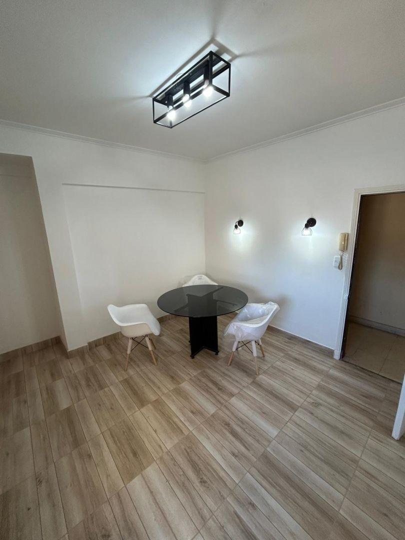 Depto 3 amb, 43m² contrafrente luminoso — Chauvín
