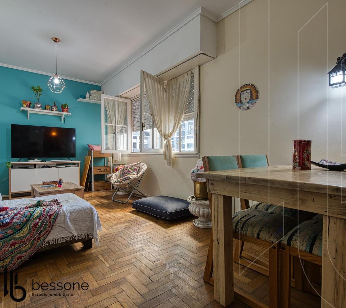 Descubrí tu nuevo hogar en el corazón de Mar del Plata, frente a Plaza Colón! Este encantador departamento de 3 ambientes combina estilo y confort.