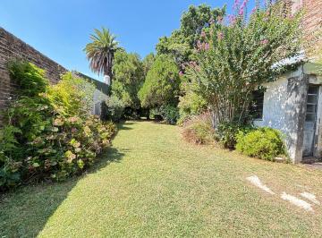 Casa · 150m² · 4 Ambientes · 3 Cocheras · Venta Casa Chalet 4 Amb Parque Jardin Banfield