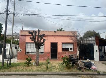 Casa · 108m² · 3 Ambientes · 2 Cocheras · Casa con Ambientes Amplios