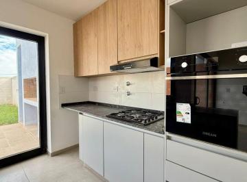 Casa · 105ha · 3 Ambientes · 2 Cocheras · Duplex en Venta Docta