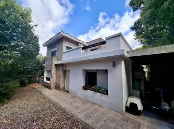 Casa · 522m² · 5 Ambientes · 1 Cochera · Casa en Venta de 3 Dorm. con Patio a m de Rambla Costanera en Colonia del Sacramento