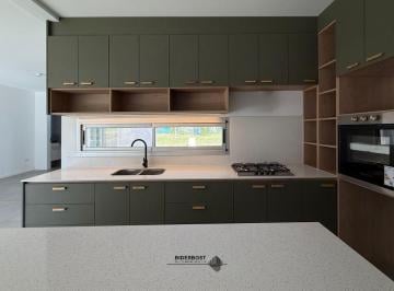 Casa · 127m² · 5 Ambientes · 2 Cocheras · Casa en Venta/alq Anual en Nuevo Malagueño
