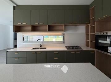 Casa · 127m² · 5 Ambientes · 2 Cocheras · Casa en Venta en Nuevo Malagueño