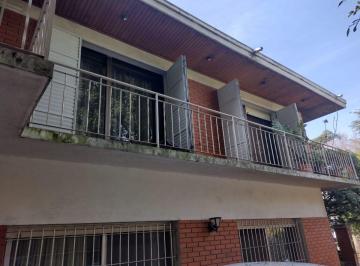 Casa de 5 ambientes, Almirante Brown · Venta Para Dos Familias en Adrogué!