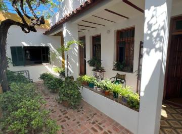 Casa de 5 ambientes, Rosario · Hermosisima Casa Reciclada con 3 Habitaciones y Jardin!