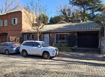 Casa · 278m² · 3 Dormitorios · 1 Cochera · Casa en Venta en San Isidro