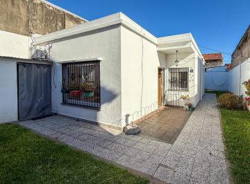 PH · 67m² · 3 Ambientes · Venta PH 3 Ambientes con Jardín y Quincho – Martínez