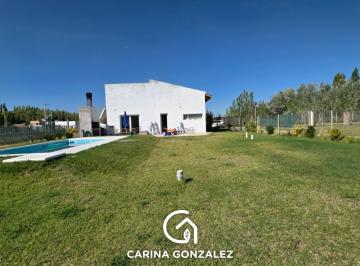 Casa · 174m² · 4 Ambientes · Venta Casa 3 Dormit. 2 Baños Piscina Lote de 736 m² Barrio Cerrado La Candelaria, Neuquen Cap.