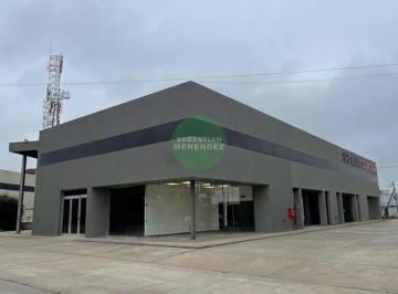 Bodega-Galpón · 700m² · 5 Ambientes · 10 Cocheras · Seguridad 24hs - Local / Galpón en Los Boulevares - 700 m²