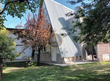 Casa · 140m² · 4 Dormitorios · 1 Cochera · Venta de Bungalow y Dpto Independiente en Etapa de Terminaciones