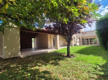 Casa de 4 ambientes, Chacras de Coria · Lindísima Casa en B. Privado Candelas II