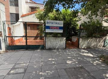 Casa · 294m² · 3 Ambientes · 1 Cochera · Venta Casa en Caseros 3 Ambientes