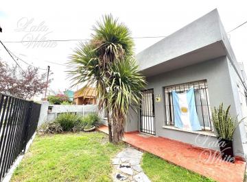 Casa · 84m² · 3 Ambientes · Casa a La Venta en Luis Guillón Apto Crédito