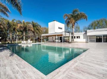 Casa · 330m² · 7 Ambientes · 3 Cocheras · Venta/permuta Casa de Lujo 4 Dorm.. Los Raigales, Roldan
