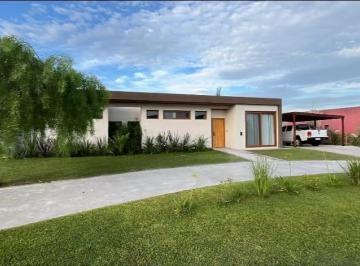 Casa · 210m² · 8 Ambientes · 2 Cocheras · Casa en Venta 4 Dorm. con Pileta, Parrilla y Amenities. Área 6, San Sebastián, Zelaya, Pilar.