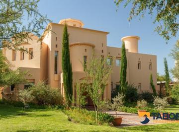 Casa · 611m² · 10 Ambientes · 4 Cocheras · Casa Premium en Venta | 4 Hab, Gran Patio, Pileta | Country El Bosque