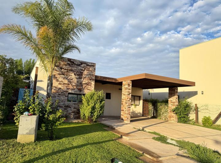 Casa · 185m² · 6 Ambientes · 2 Cocheras