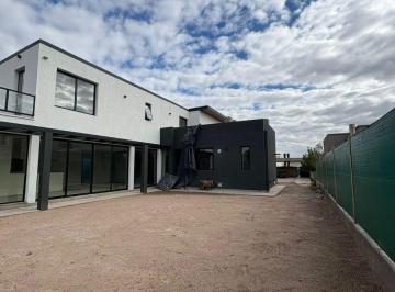 Casa de 7 ambientes, Luján de Cuyo · Vendo Casa en Barrio Privado Lujan de Cuyo