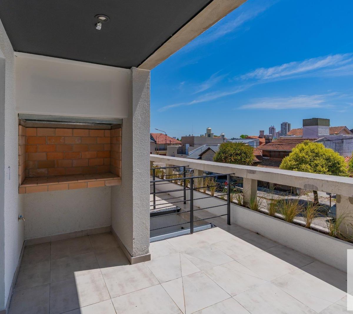 Departamento 2 dorm, 82m² en primer piso con balcón — Formosa
